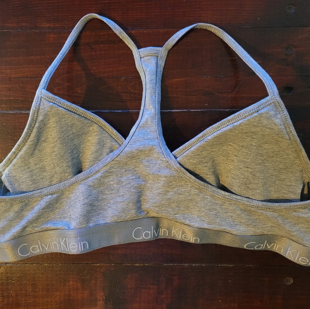 Calvin Klein Gray Women's Bra NWOT - Picture 2 of 3
